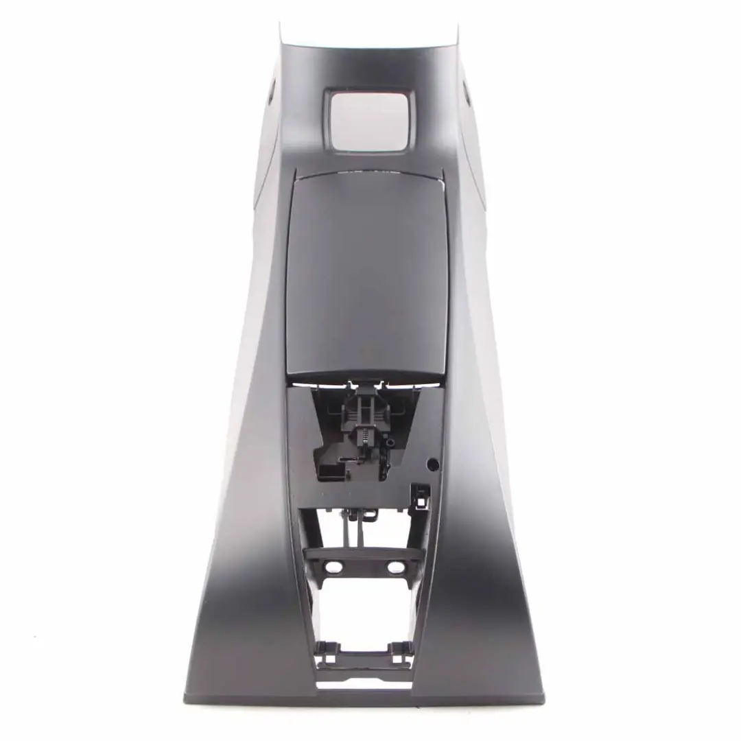 Vaschetta portaoggetti della console centrale cabina posteriore per BMW Z4 E85 con numero di parte 9111649 BMW Z4 E85 Vaschetta portaoggetti della console centrale cabina posteriore - SKU 9111649 - Numero di parte 9111649