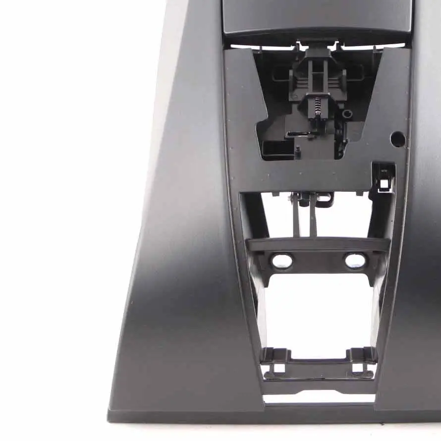 Vaschetta portaoggetti della console centrale cabina posteriore per BMW Z4 E85 con numero di parte 9111649 BMW Z4 E85 Vaschetta portaoggetti della console centrale cabina posteriore - SKU 9111649 - Numero di parte 9111649