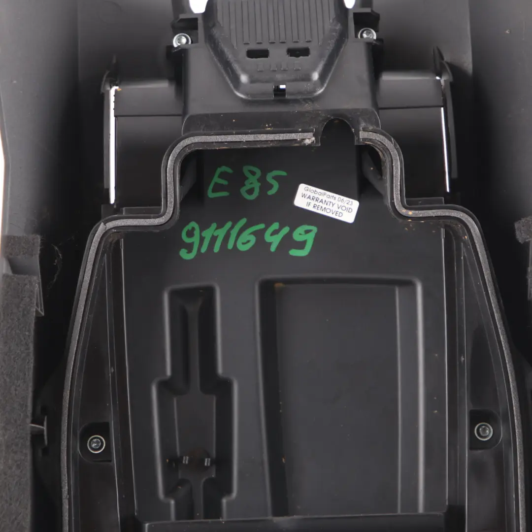 Vaschetta portaoggetti della console centrale cabina posteriore per BMW Z4 E85 con numero di parte 9111649 BMW Z4 E85 Vaschetta portaoggetti della console centrale cabina posteriore - SKU 9111649 - Numero di parte 9111649