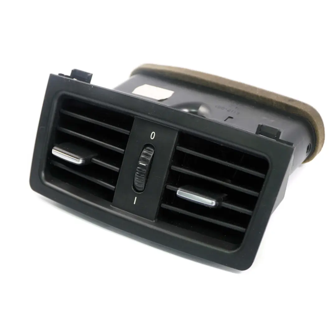 Consola central trasera rejilla De aire fresco Negro para BMW E60 E61 LCI con número de pieza 6932023 BMW E60 E61 LCI Consola central trasera rejilla De aire fresco Negro - SKU 9112213 - Número de pieza 6932023