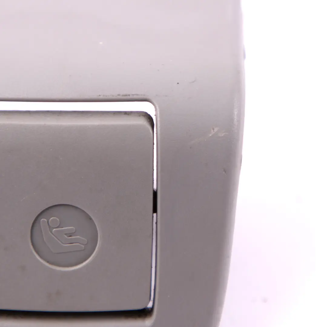 Rück Sitz Isofix Abdeckung Halterung Klappe Grau 9112422 für BMW E93 mit Teilenummer 9112424 BMW E93 Rück Sitz Isofix Abdeckung Halterung Klappe Grau 9112422 - SKU 9112424 - Teilenummer 9112424