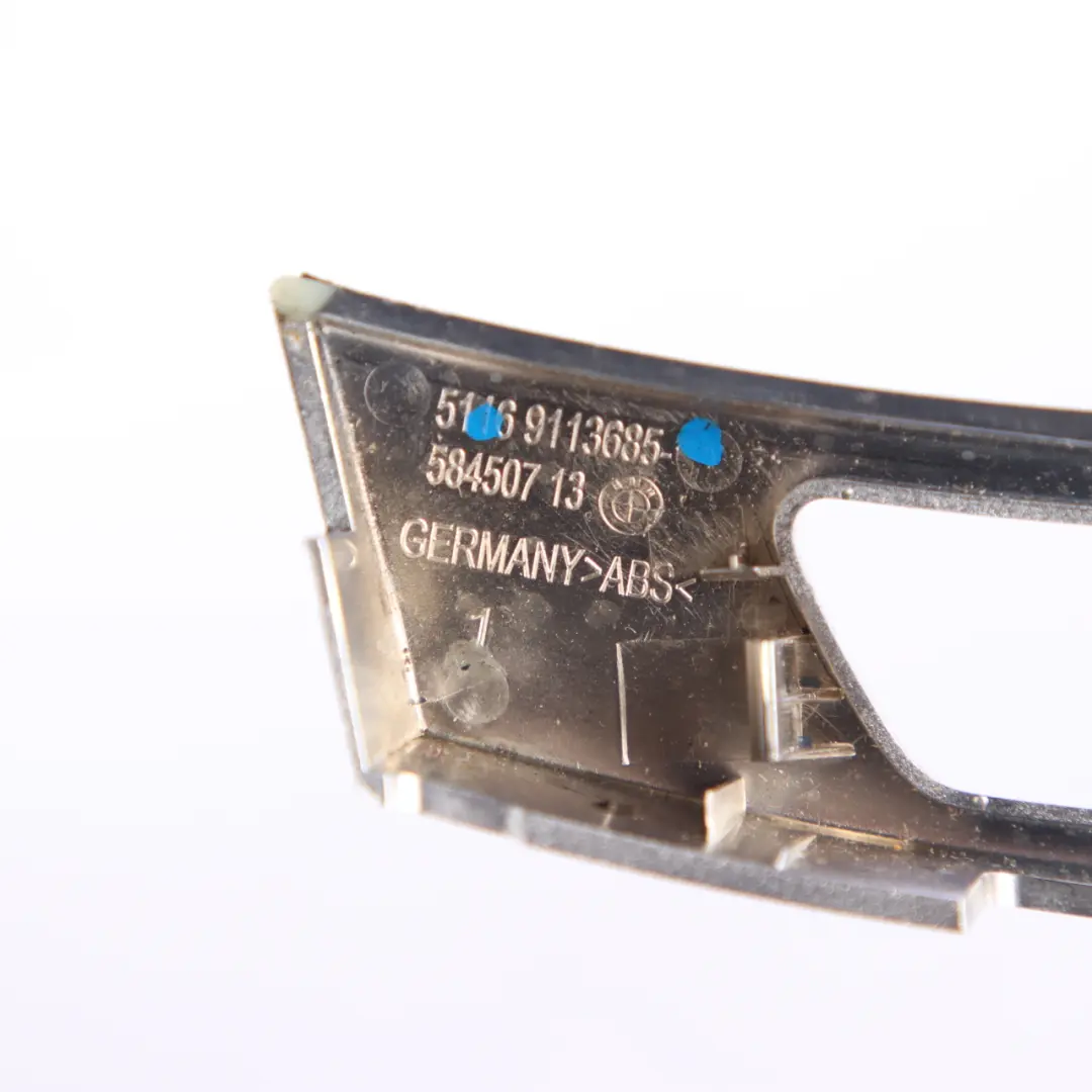 Consola Central Apoyabrazos Cerradura Panel Recubrimiento Plata para BMW F01 con número de pieza 9113685 BMW F01 Consola Central Apoyabrazos Cerradura Panel Recubrimiento Plata - SKU 9113685 - Número de pieza 9113685