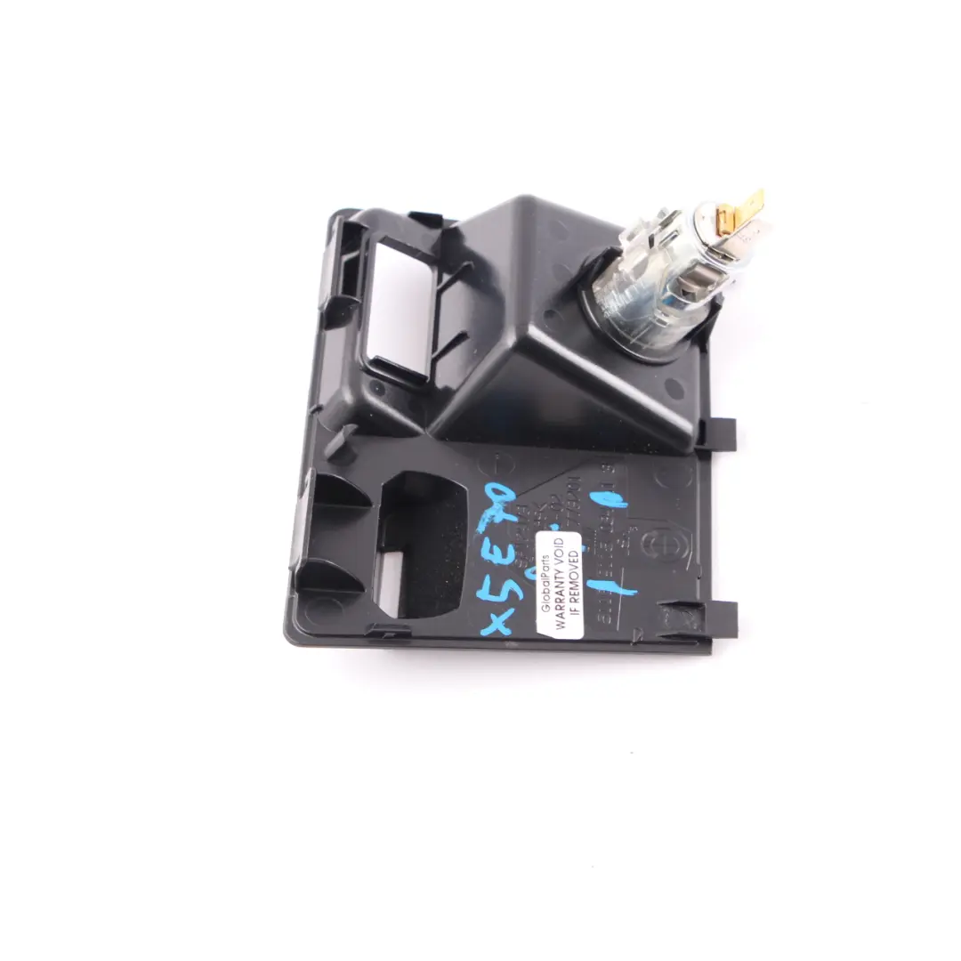 USB AUX Plug Socket Connector Cover Trim Panel Black to BMW X5 E70 with Part number 9115084 BMW X5 E70 USB AUX Plug Socket Connector Cover Trim Panel Black - SKU 9115084 - Part number 9115084