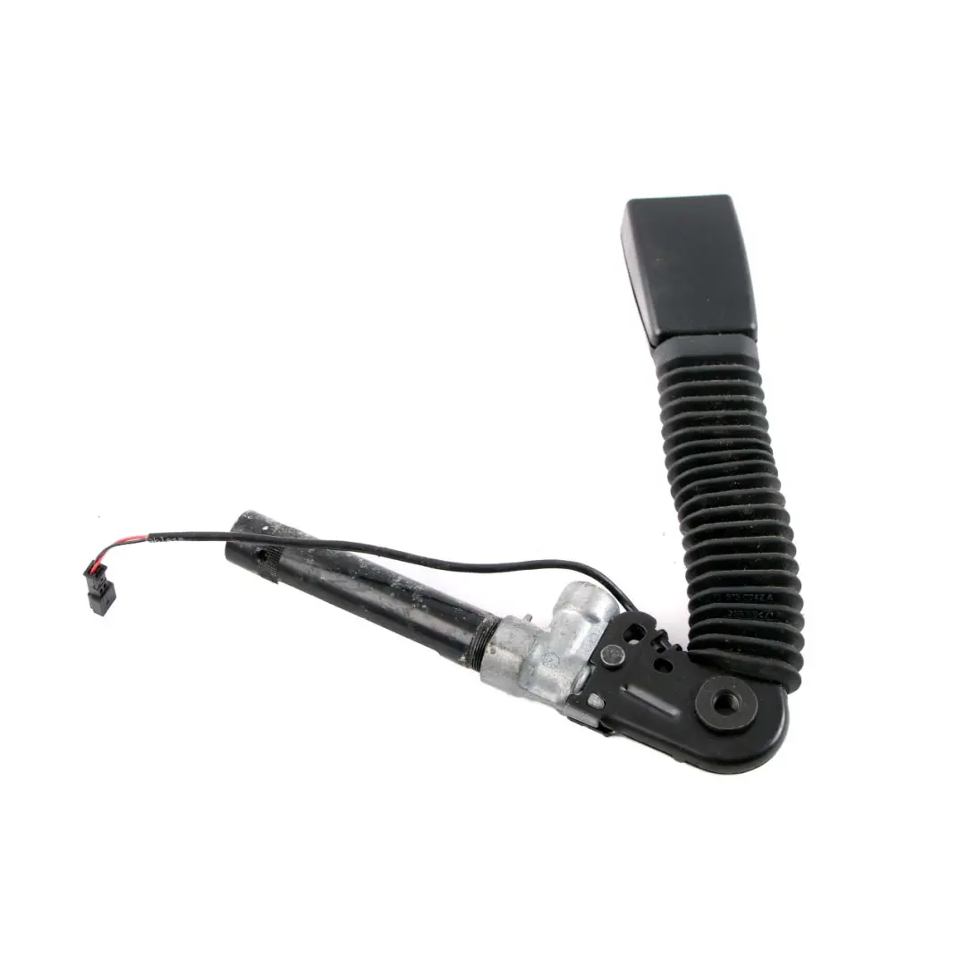 Belt Tensioner Lower Buckle Front Right O/S to BMW F10 F11 Seat with Part number 9115306 BMW F10 F11 Seat Belt Tensioner Lower Buckle Front Right O/S - SKU 9115306 - Part number 9115306