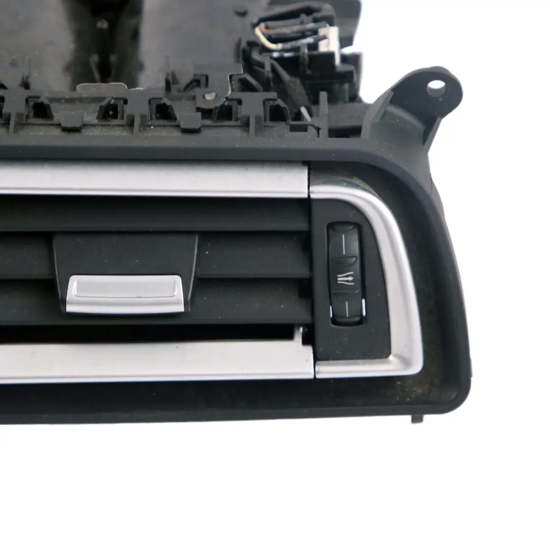 Rejilla De Ventilación Central Salpicadero para BMW F01 F02 F03 con número de pieza 9115860 BMW F01 F02 F03 Rejilla De Ventilación Central Salpicadero - SKU 9115860 - Número de pieza 9115860