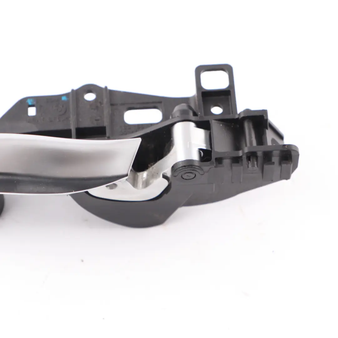 Wewnętrzna Klamka Drzwi Prawy Tył do BMW F01 F02 F03 o numerze 9116344 BMW F01 F02 F03 Wewnętrzna Klamka Drzwi Prawy Tył - SKU 9116344 - Numer Części 9116344