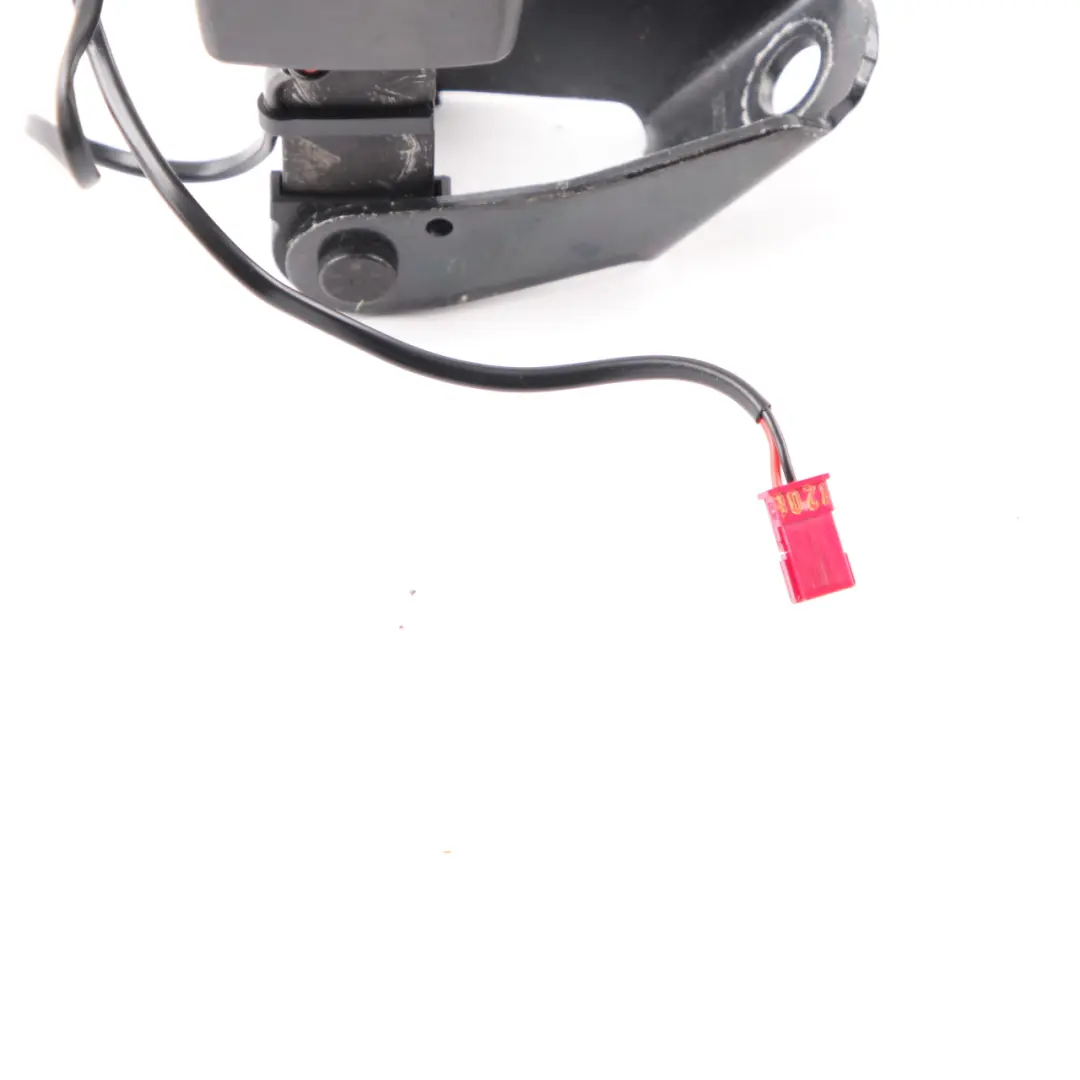 Hebilla De Asiento Tensor Cinturón Inferior Trasero Derecho para BMW E65 E66 con número de pieza 9117210 BMW E65 E66 Hebilla De Asiento Tensor Cinturón Inferior Trasero Derecho - SKU 9117210 - Número de pieza 9117210