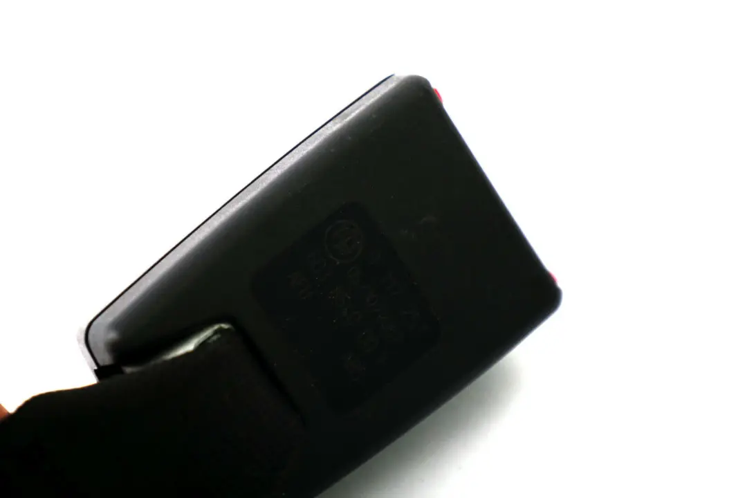 Boucle Ceinture Sécurité Arrière Droite Inférieure 7069968 pour BMW E81 E87 à propos du numéro de pièce 9117251 BMW E81 E87 Boucle Ceinture Sécurité Arrière Droite Inférieure 7069968 - SKU 9117251 - Numéro de pièce 9117251