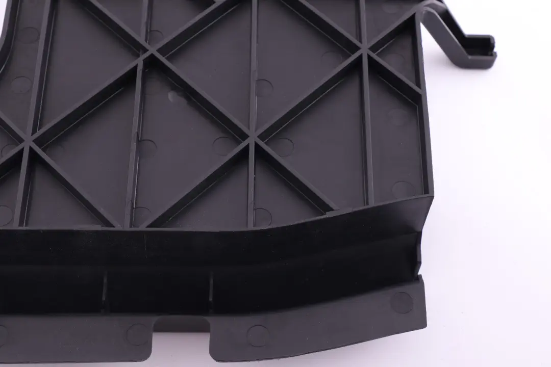 BMW 1 Serie E82 E88 Coussinet Tailler Coffre Sol Tableau Couverture Droite O/S - SKU 9118748 - Numéro de pièce 9118748