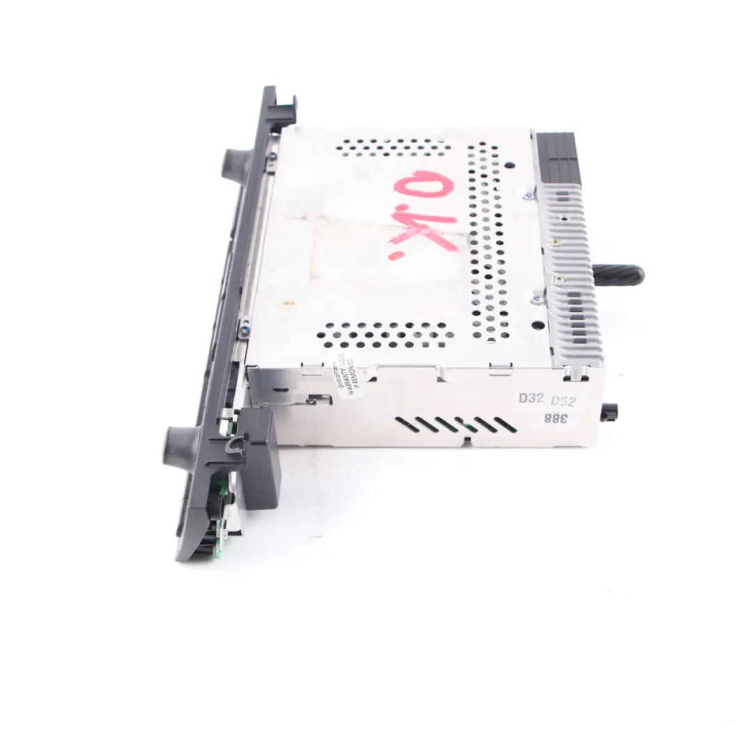 Radio Navigation System CID Bedienteil CD Spieler 6932812 für BMW X3 E83 mit Teilenummer 9118823 BMW X3 E83 Radio Navigation System CID Bedienteil CD Spieler 6932812 - SKU 9118823 - Teilenummer 9118823