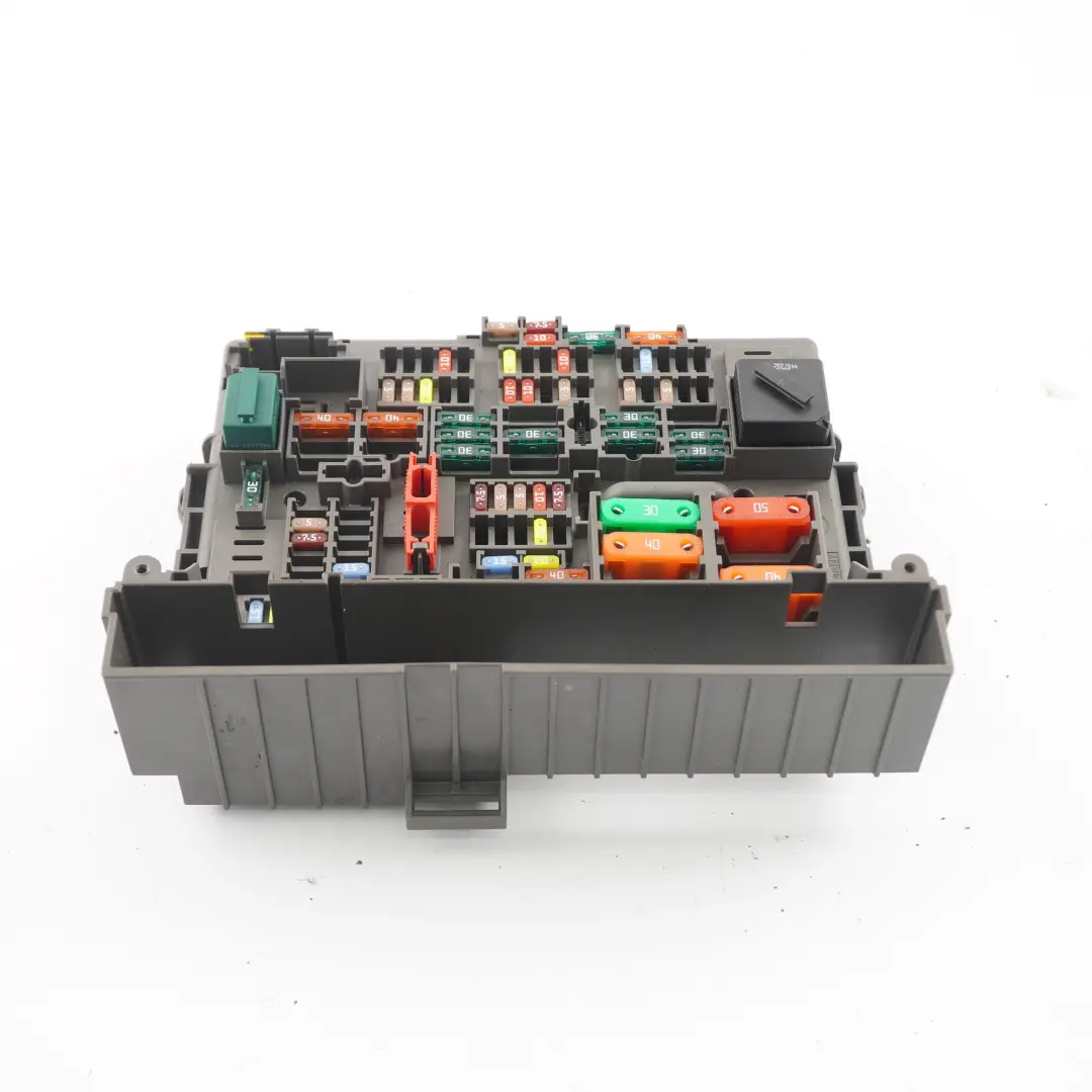Fuse Box BMW E90 E91 E92 Front Power Distribution to with Part number 9119447 Fuse Box BMW E90 E91 E92 Front Power Distribution - SKU 9119447 - Part number 9119447