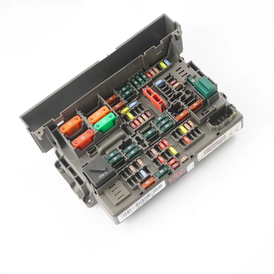 Moduł Skrzynka Bezpieczników do BMW E87 E90 E91 o numerze 9119447 BMW E87 E90 E91 Moduł Skrzynka Bezpieczników - SKU 9119447 - Numer Części 9119447