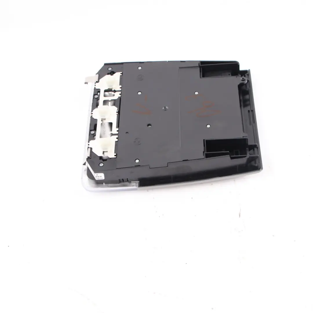 Lampka Podsufitki Przycisk SOS Szara do BMW E90 E91 E92 o numerze 9120460 BMW E90 E91 E92 Lampka Podsufitki Przycisk SOS Szara - SKU 9120460-1 - Numer Części 9120460