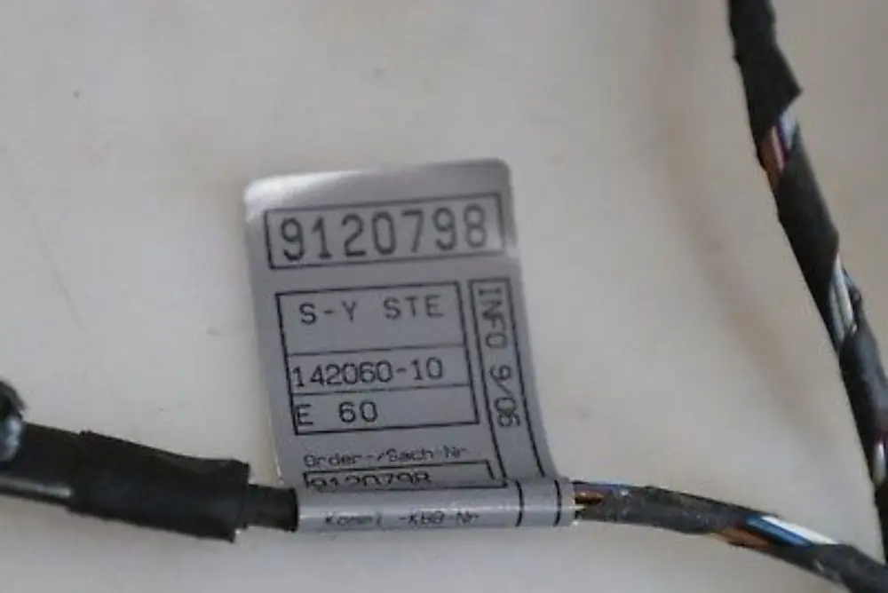 Reihe E60 E61 LCI rechte / linke hintere Tür Kabelsatz für BMW 5 mit Teilenummer 9120798 BMW 5 Reihe E60 E61 LCI rechte / linke hintere Tür Kabelsatz - SKU 9120798 - Teilenummer 9120798