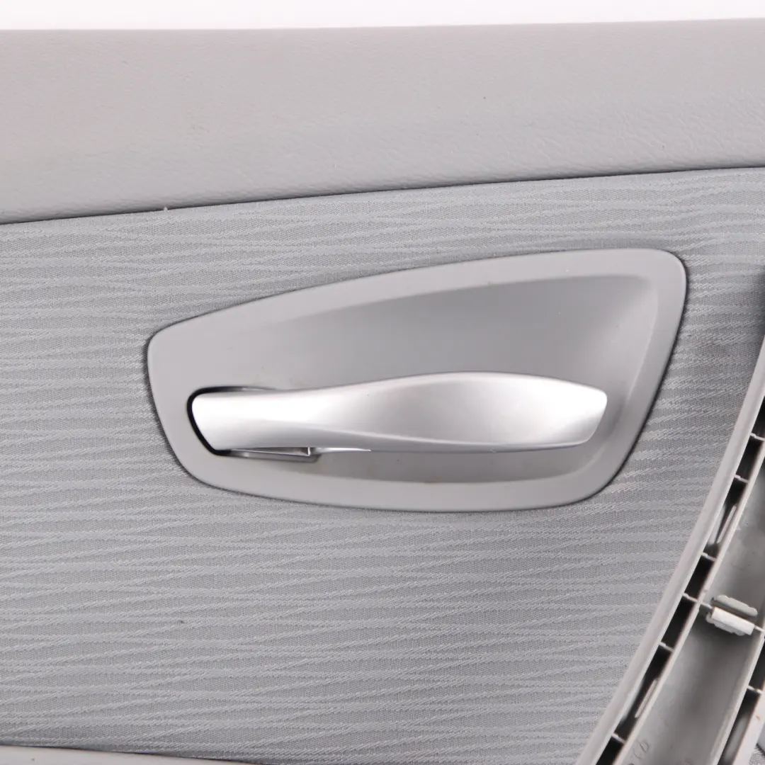 BMW E87 LCI Scheda Porta Anteriore Sinistra Pannello Trim Tessuto Alaska Grigio - SKU 9121143 - Numero di parte 9121143