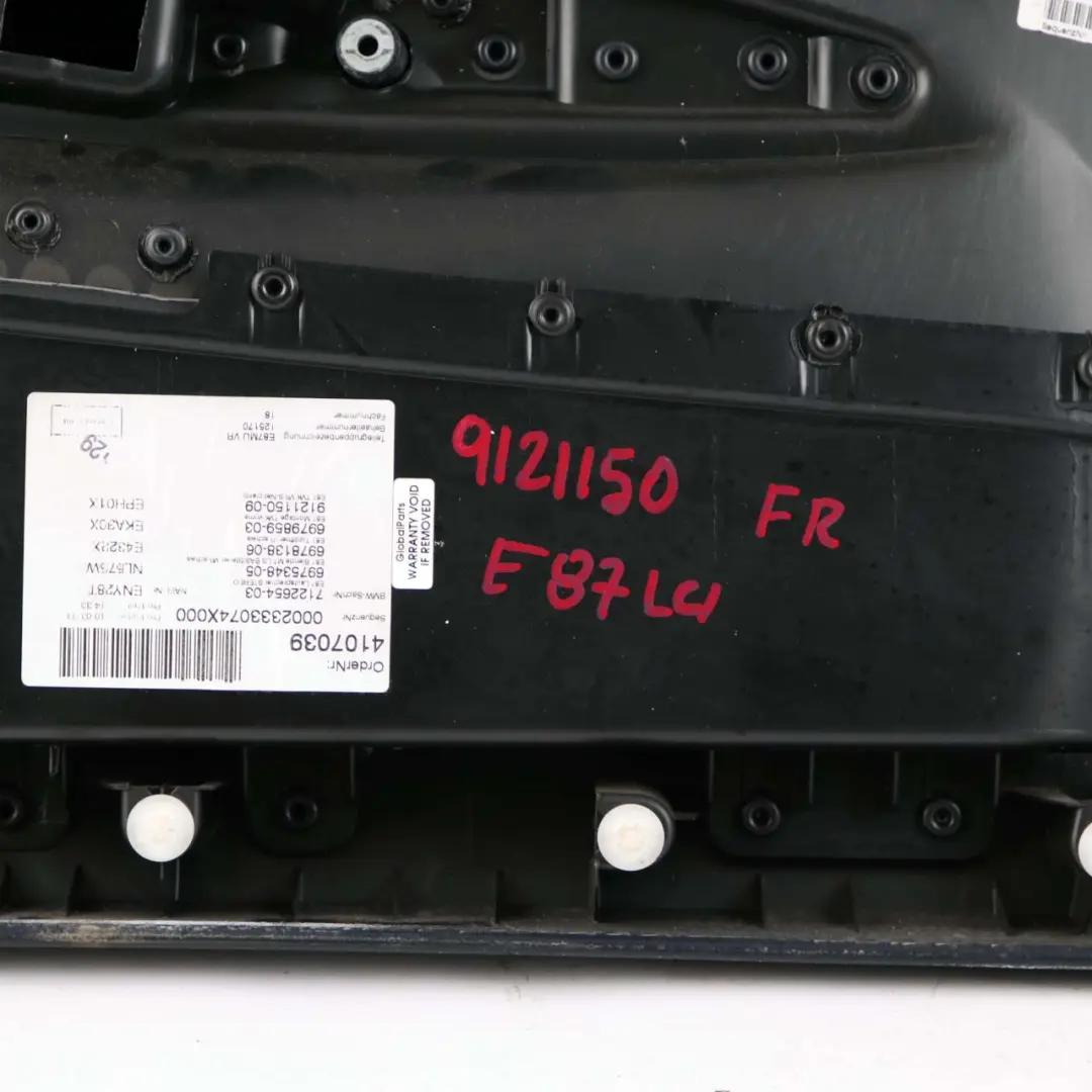 Delantera Derecha Panel Tarjeta Puerta Tela Red Arándano Rojo para BMW E87 LCI con número de pieza 9121150 BMW E87 LCI Delantera Derecha Panel Tarjeta Puerta Tela Red Arándano Rojo - SKU 9121150 - Número de pieza 9121150