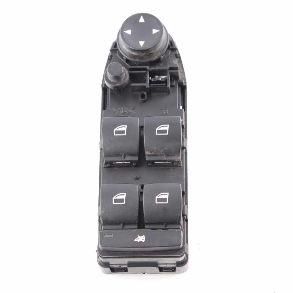 Interruttore controllo alzavetri elettrico guidatore per BMW E60 E61 LCI con numero di parte 9122111 BMW E60 E61 LCI Interruttore controllo alzavetri elettrico guidatore - SKU 9122111-1 - Numero di parte 9122111