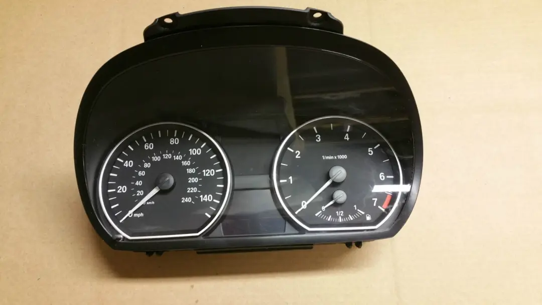 Cluster Speedo Clocks Automatic to BMW 1 SERIES E81 E82 E87 E88 Petrol with Part number 62109122588 BMW 1 SERIES E81 E82 E87 E88 Petrol Cluster Speedo Clocks Automatic - SKU 9122588 - Part number 62109122588