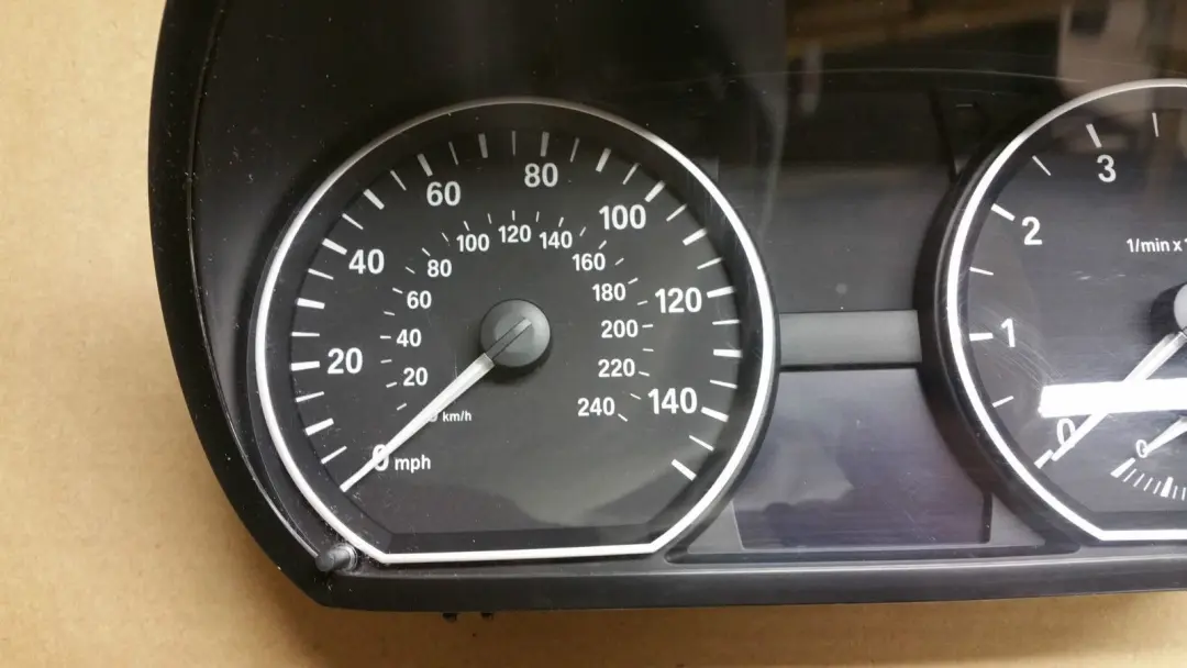 Cluster Speedo Clocks Automatic to BMW 1 SERIES E81 E82 E87 E88 Petrol with Part number 62109122588 BMW 1 SERIES E81 E82 E87 E88 Petrol Cluster Speedo Clocks Automatic - SKU 9122588 - Part number 62109122588