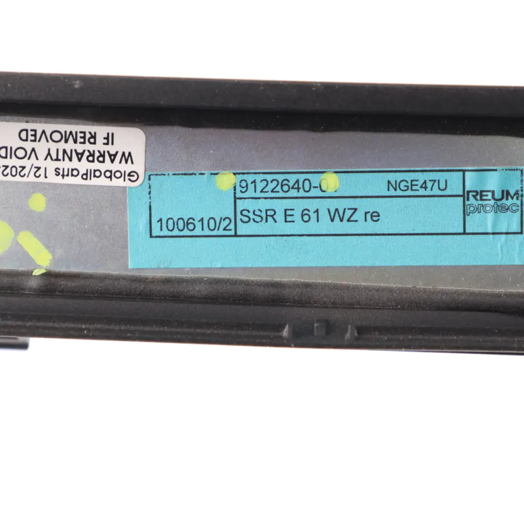 Window Roller Blind Rear Right O/S Sun Protection Triangular to BMW E61 with Part number 9122640 BMW E61 Window Roller Blind Rear Right O/S Sun Protection Triangular - SKU 9122640 - Part number 9122640