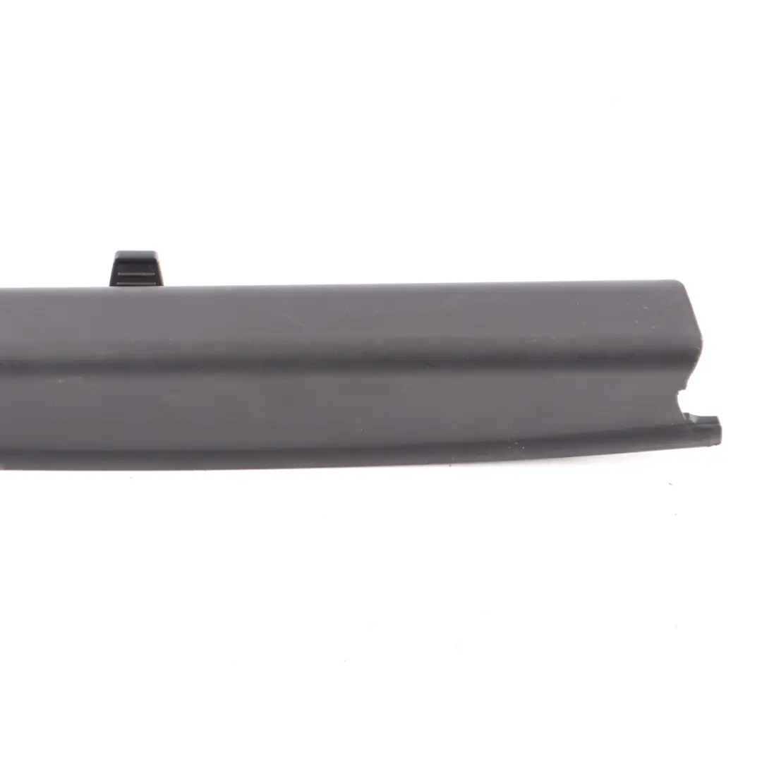 Sonnenschutzrollo Dreiecksfenster Rechts Schwarz 7071112 für BMW E60 mit Teilenummer 9122640 BMW E60 Sonnenschutzrollo Dreiecksfenster Rechts Schwarz 7071112 - SKU 9122640 - Teilenummer 9122640