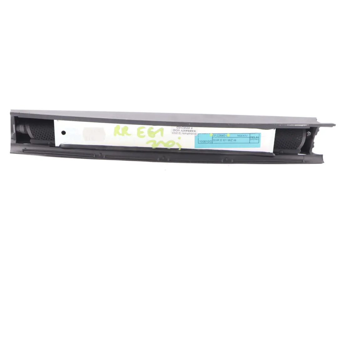Sonnenschutzrollo Dreiecksfenster Rechts Schwarz 7071112 für BMW E60 mit Teilenummer 9122640 BMW E60 Sonnenschutzrollo Dreiecksfenster Rechts Schwarz 7071112 - SKU 9122640 - Teilenummer 9122640