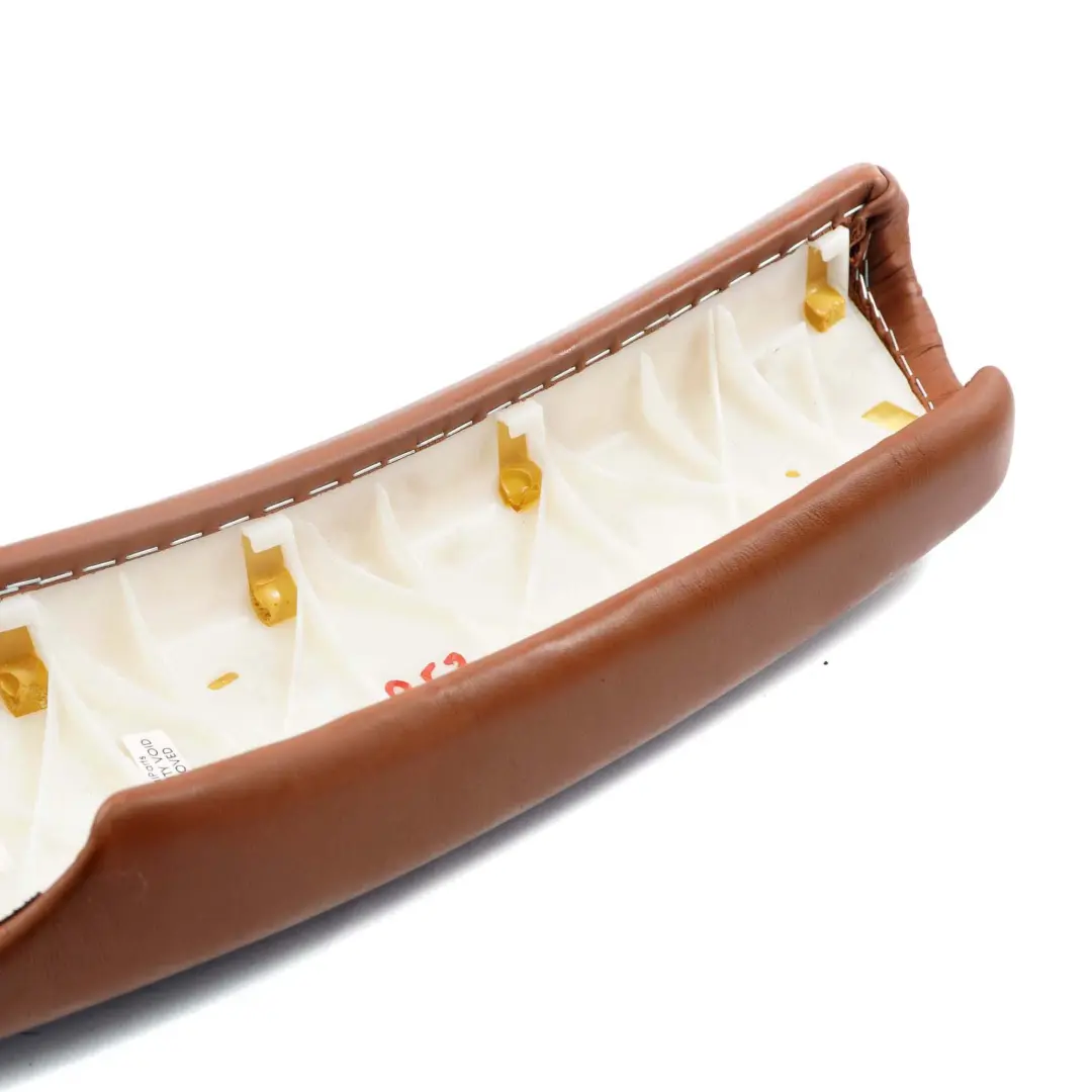 Apoyabrazos Tapa Puerta Panel Derecho Cuero Marron Malta para Mini R52 Cabrio con número de pieza 9124118 Mini R52 Cabrio Apoyabrazos Tapa Puerta Panel Derecho Cuero Marron Malta - SKU 9124118 - Número de pieza 9124118