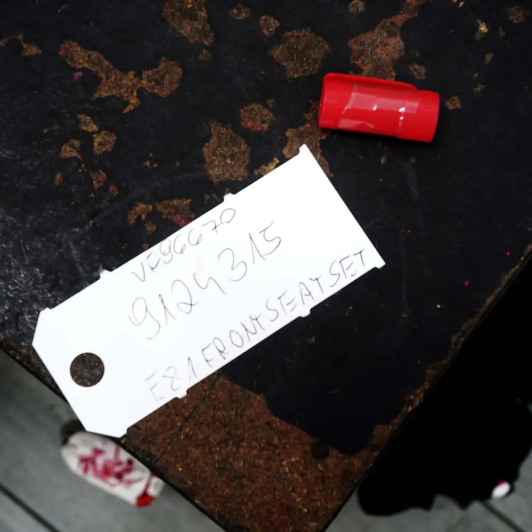 Fotele Fotel Prawy Lewy Czarna Skóra do BMW E81 Sport o numerze 9124315 BMW E81 Sport Fotele Fotel Prawy Lewy Czarna Skóra - SKU 9124315 - Numer Części 9124315