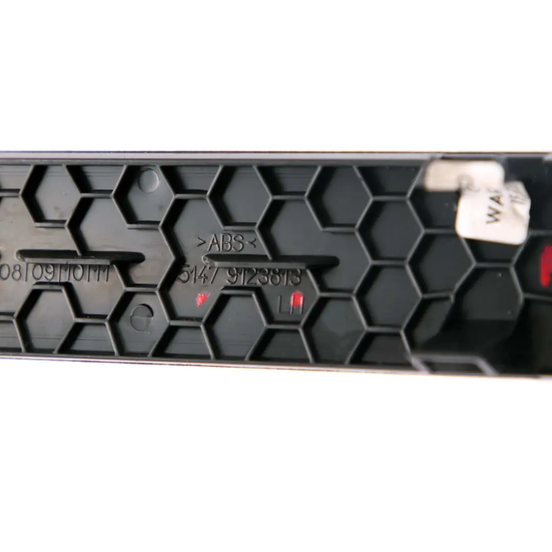 Delantero Izquierdo Entrada Puerta Embellecedor Panel Tira 9123813 para BMW F01 F04 con número de pieza 9124737 BMW F01 F04 Delantero Izquierdo Entrada Puerta Embellecedor Panel Tira 9123813 - SKU 9124737 - Número de pieza 9124737