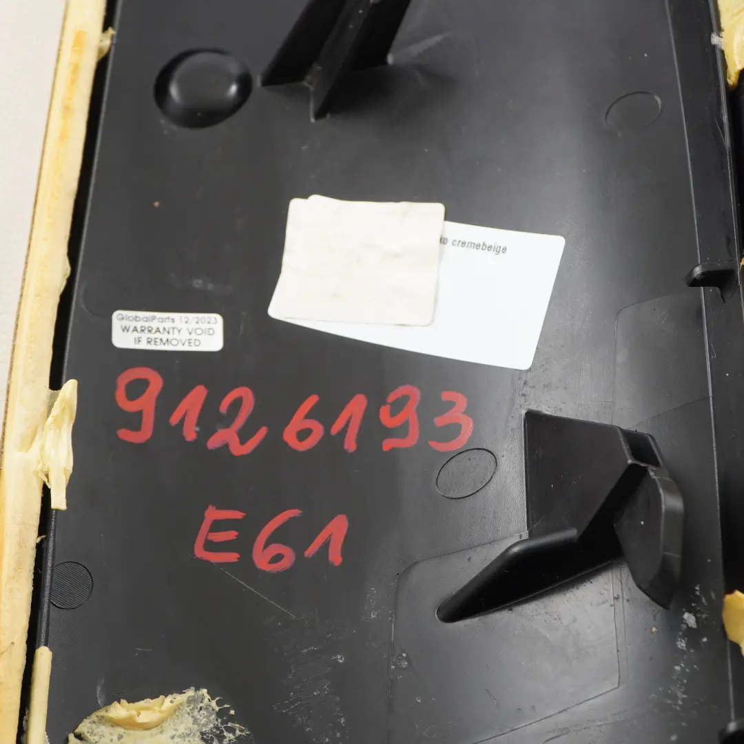 Acabado Lateral Asiento Trasero Izquierdo Lateral Cuero Beige Crema para BMW E61 con número de pieza 9126193 BMW E61 Acabado Lateral Asiento Trasero Izquierdo Lateral Cuero Beige Crema - SKU 9126193 - Número de pieza 9126193