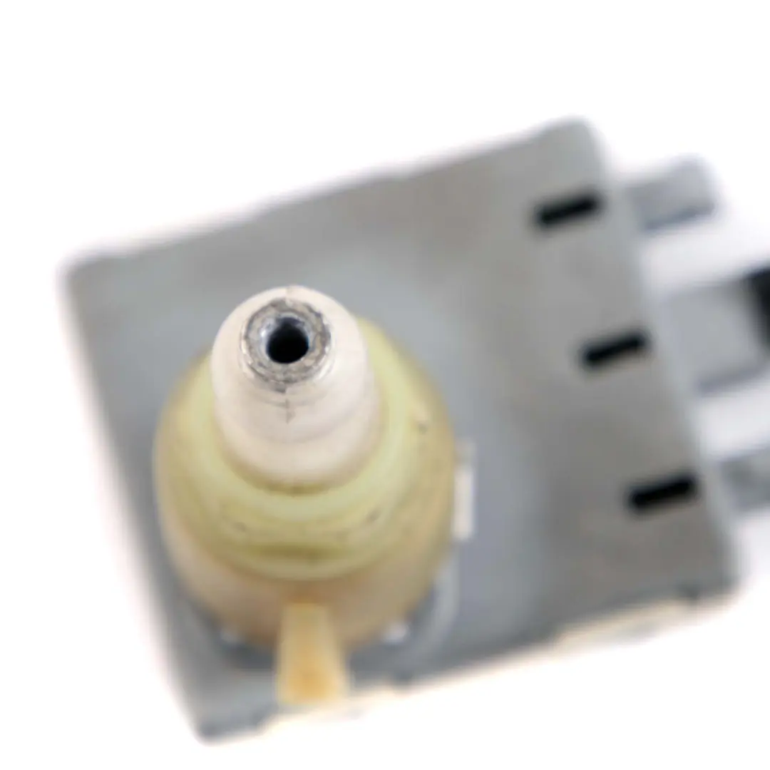 Antena Podstawa Moduł Bazowy Anteny do BMW E88 Cabrio o numerze 9127371 BMW E88 Cabrio Antena Podstawa Moduł Bazowy Anteny - SKU 9127371-2 - Numer Części 9127371