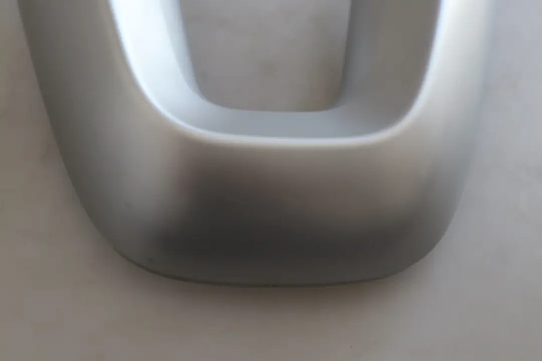 Reihe E89 Roadster Cabrio Abdeckung Überrollschutz hinten rechts für BMW Z4 mit Teilenummer 9128414 BMW Z4 Reihe E89 Roadster Cabrio Abdeckung Überrollschutz hinten rechts - SKU 9128414 - Teilenummer 9128414