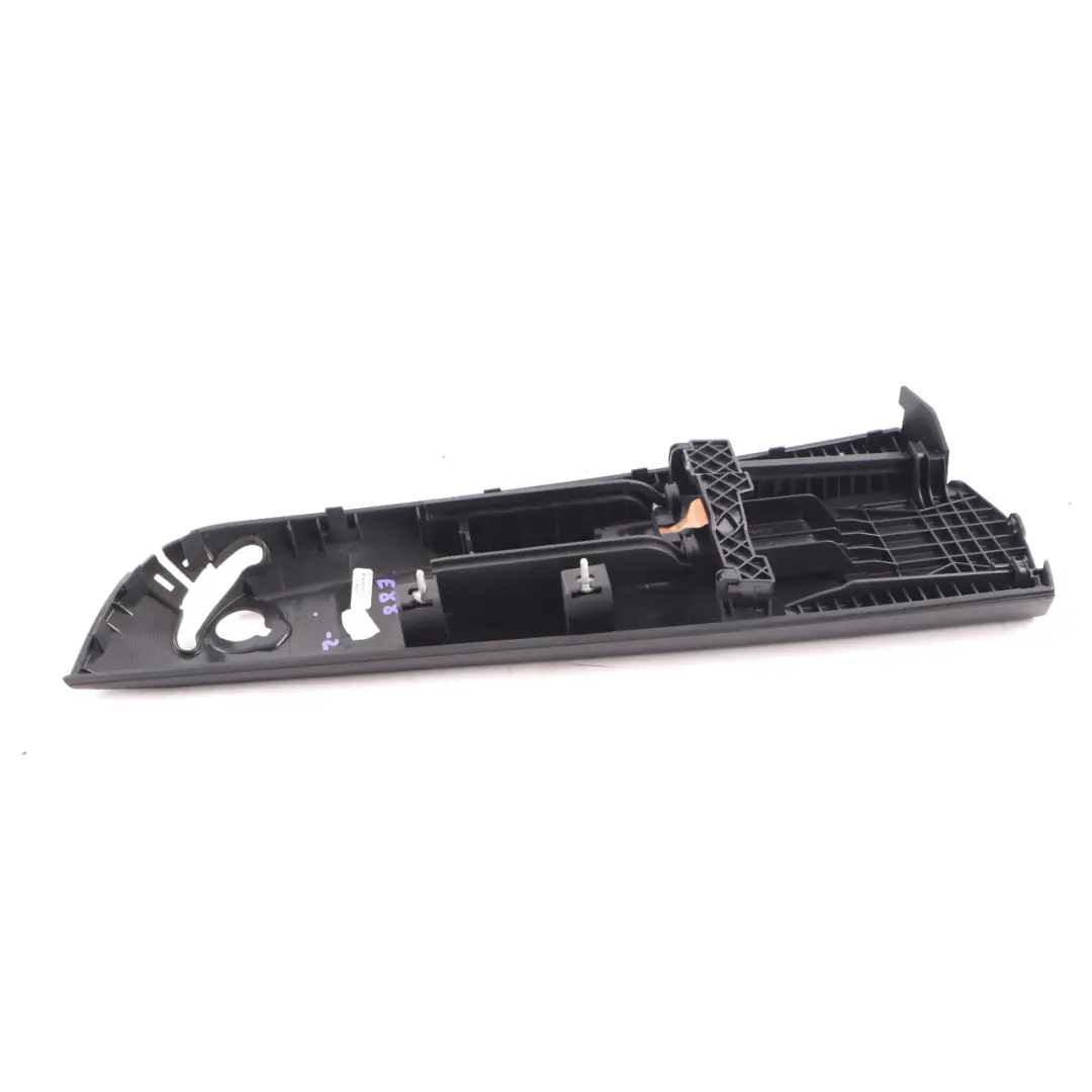  Carril De Cintura BMW E88 Interior Puerta Lateral Panel Trasero Derecho - SKU 9128774-2 - Número de pieza 9128774