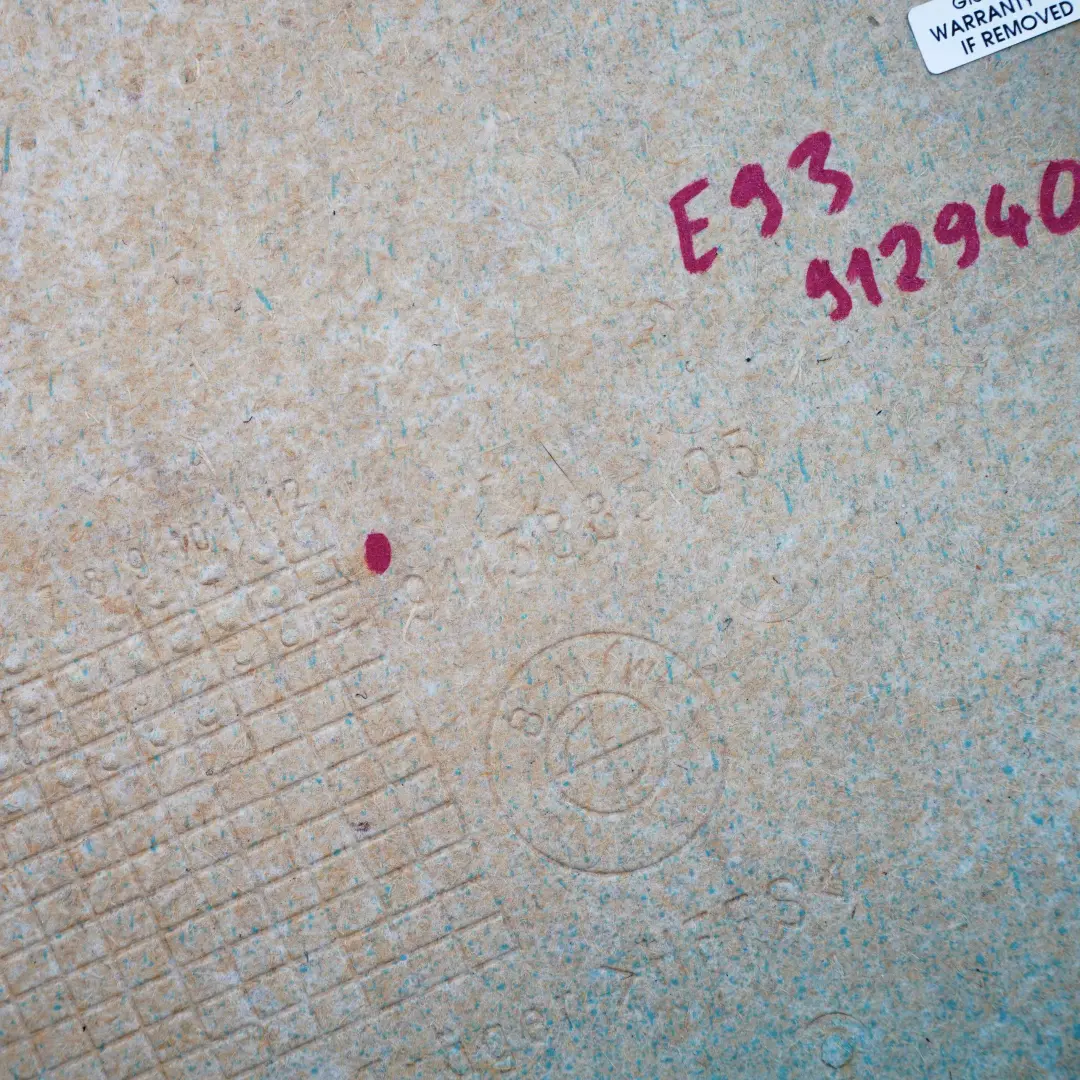 Revetement de panneau de garniture du dossier du siege avant gauche Noir pour BMW E93 à propos du numéro de pièce 9129405 BMW E93 Revetement de panneau de garniture du dossier du siege avant gauche Noir - SKU 9129405 - Numéro de pièce 9129405