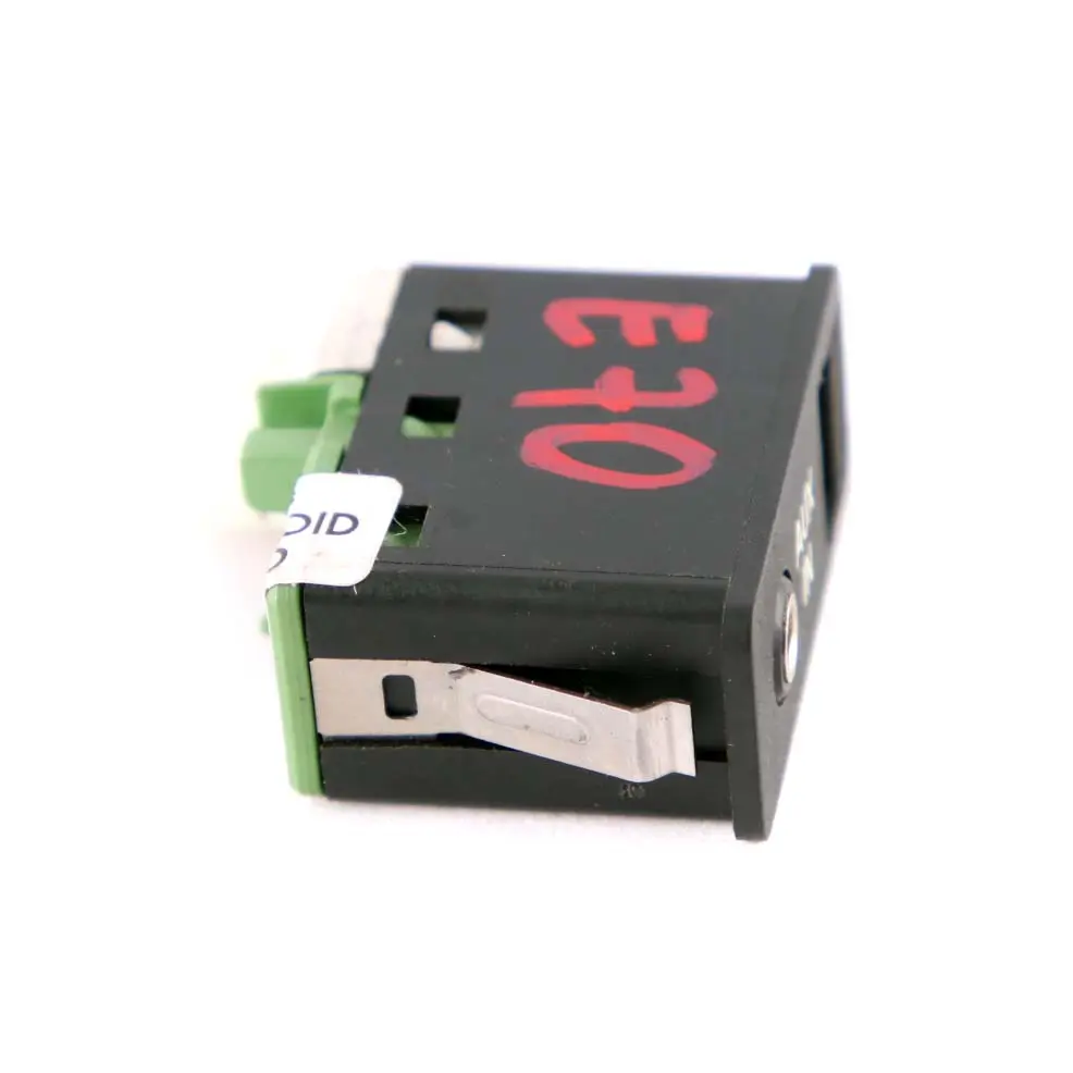 BMW 1 3 5 Series E60 E61 E81 E87 E90 E91 USB AUX In Socket Port Plug - SKU 9129652 - Part number 9138402