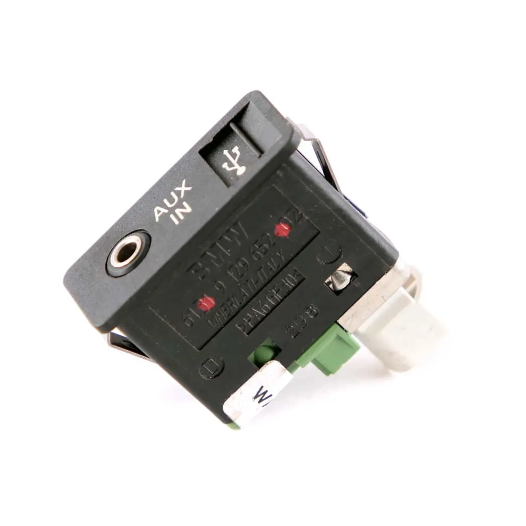 BMW 1 3 5 Series E60 E61 E81 E87 E90 E91 USB AUX In Socket Port Plug - SKU 9129652 - Part number 9138402