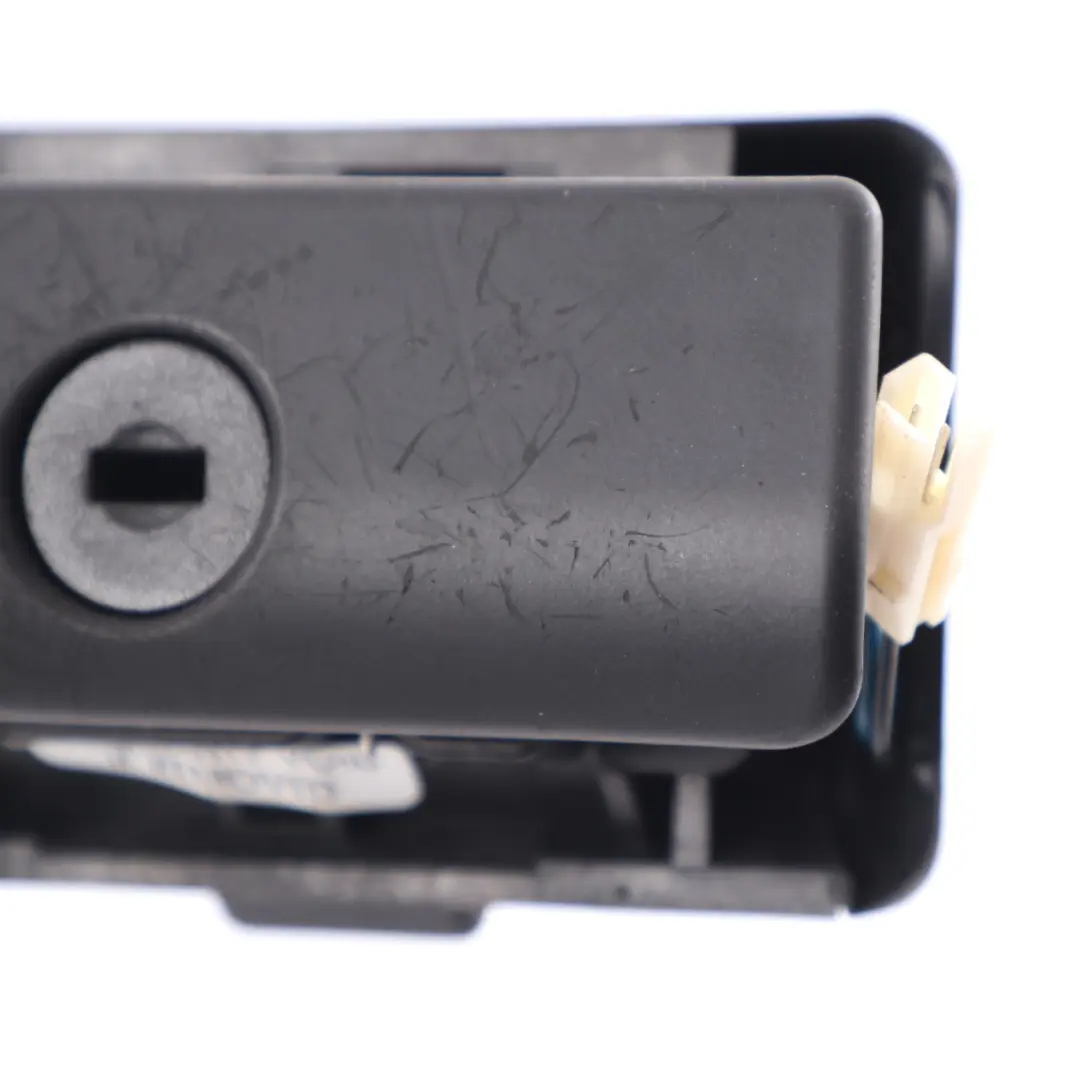 BMW E93 Glovebox Glove Box Catch Lock Handle Catch Black Key - SKU 9130769-1 - Part number 9130769