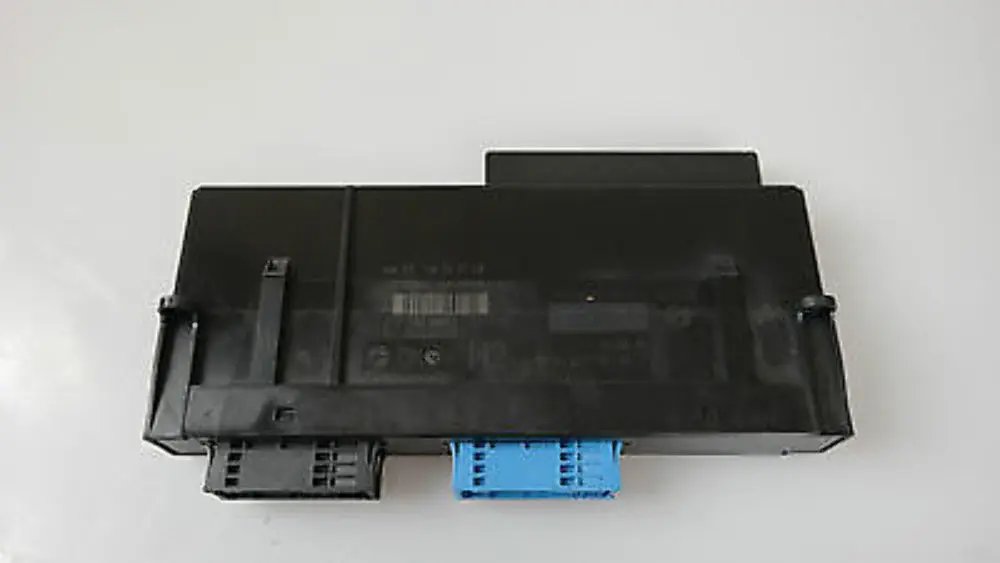 ECU MÓDULO DE CONTROL DEL CUERPO H2 6135 para BMW e87 con número de pieza 61359131778 BMW e87 ECU MÓDULO DE CONTROL DEL CUERPO H2 6135 - SKU 9131778 - Número de pieza 61359131778