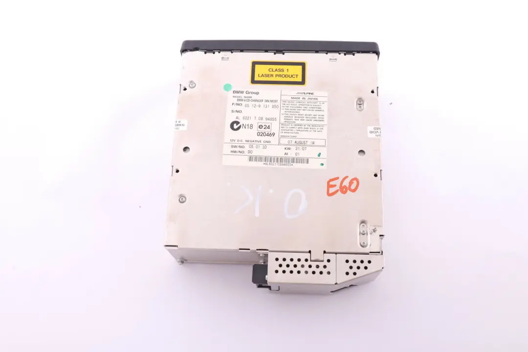 Zmieniarka Czytnik Płyt CD 6 do BMW E60 E61 E63 E64 o numerze 9131850 BMW E60 E61 E63 E64 Zmieniarka Czytnik Płyt CD 6 - SKU 9131850 - Numer Części 9131850
