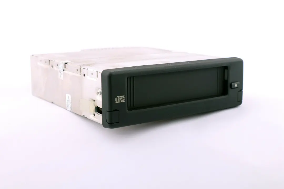 Wechsler BMW E60 E61 E63 6-Disc Compact Ohne Magazin für CD mit Teilenummer 9131850 CD Wechsler BMW E60 E61 E63 6-Disc Compact Ohne Magazin - SKU 9131850 - Teilenummer 9131850