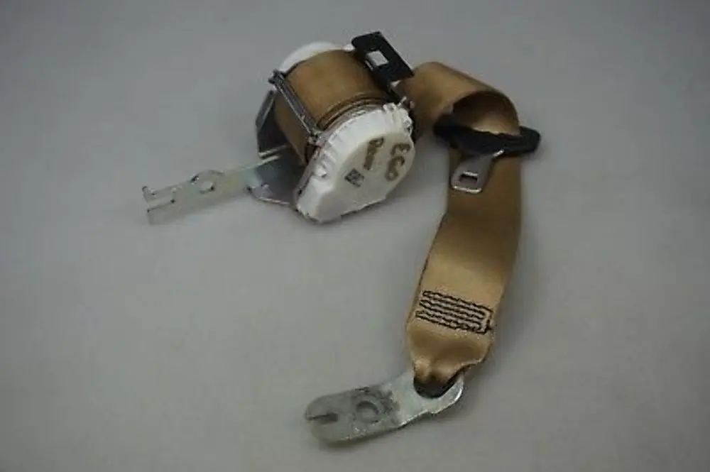 BMW E60 LCI Cinturón de seguridad trasero superior Beige - SKU 9132816 - Número de pieza 9132816