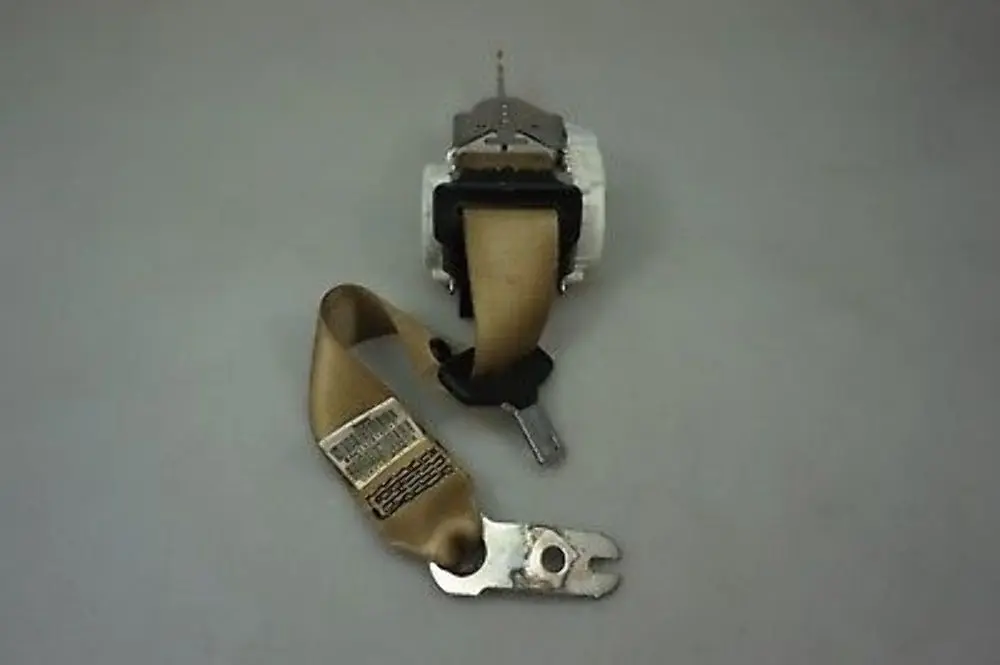 BMW E60 LCI Cinturón de seguridad trasero superior Beige - SKU 9132816 - Número de pieza 9132816