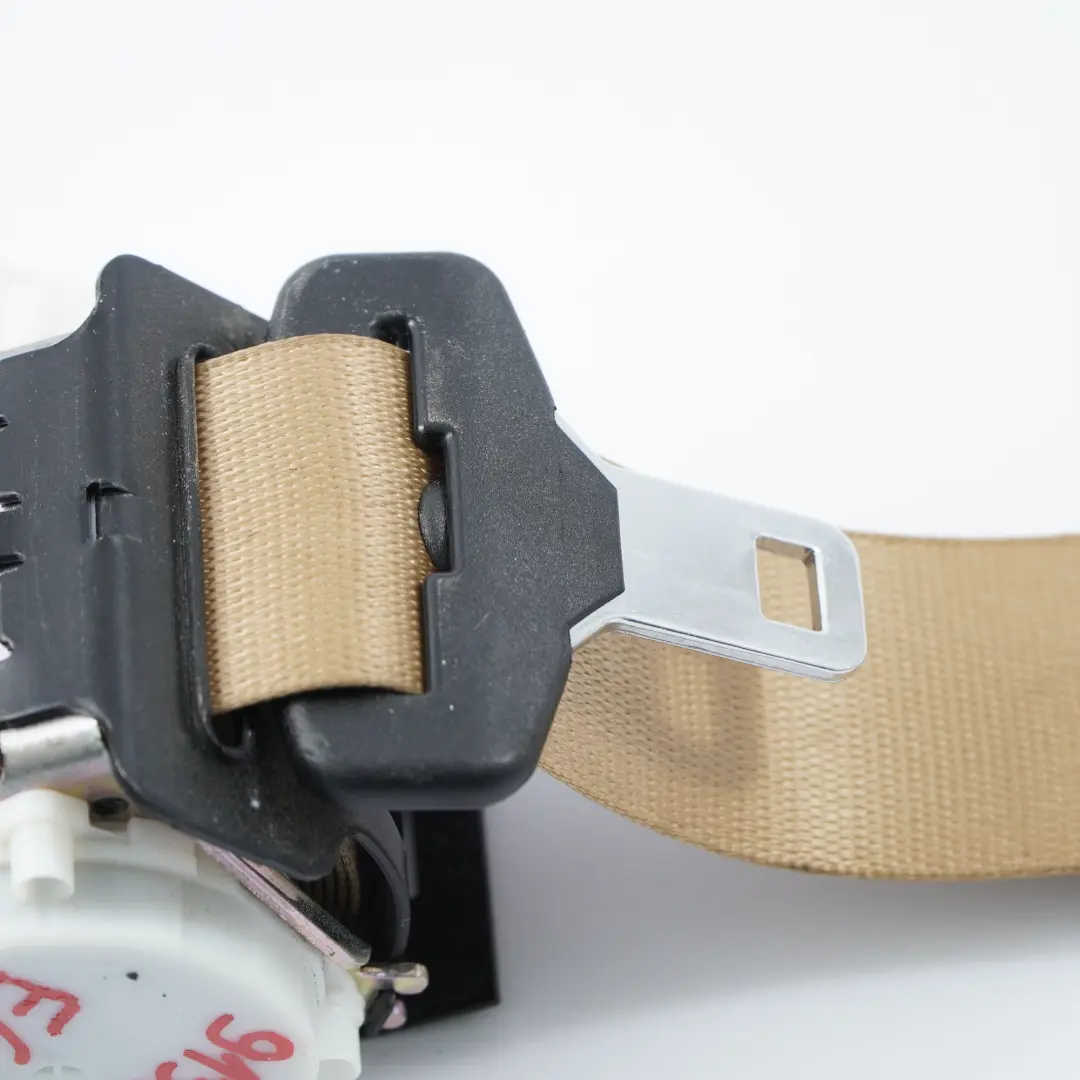 Ceinture De Sécurité Arrière Supérieure Centrale Beige pour BMW E60 à propos du numéro de pièce 9132822 BMW E60 Ceinture De Sécurité Arrière Supérieure Centrale Beige - SKU 9132822 - Numéro de pièce 9132822