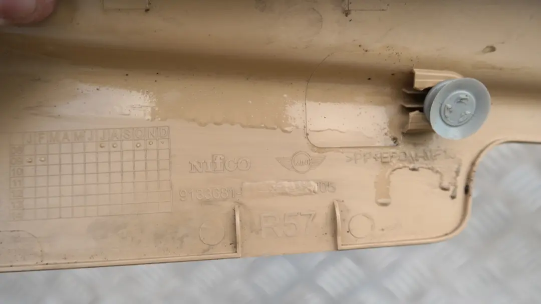 Rivestimento Laterale Inferiore Anteriore Sinistra Tuscan per Mini R57 Cabrio con numero di parte 9133681 Mini R57 Cabrio Rivestimento Laterale Inferiore Anteriore Sinistra Tuscan - SKU 9133681 - Numero di parte 9133681