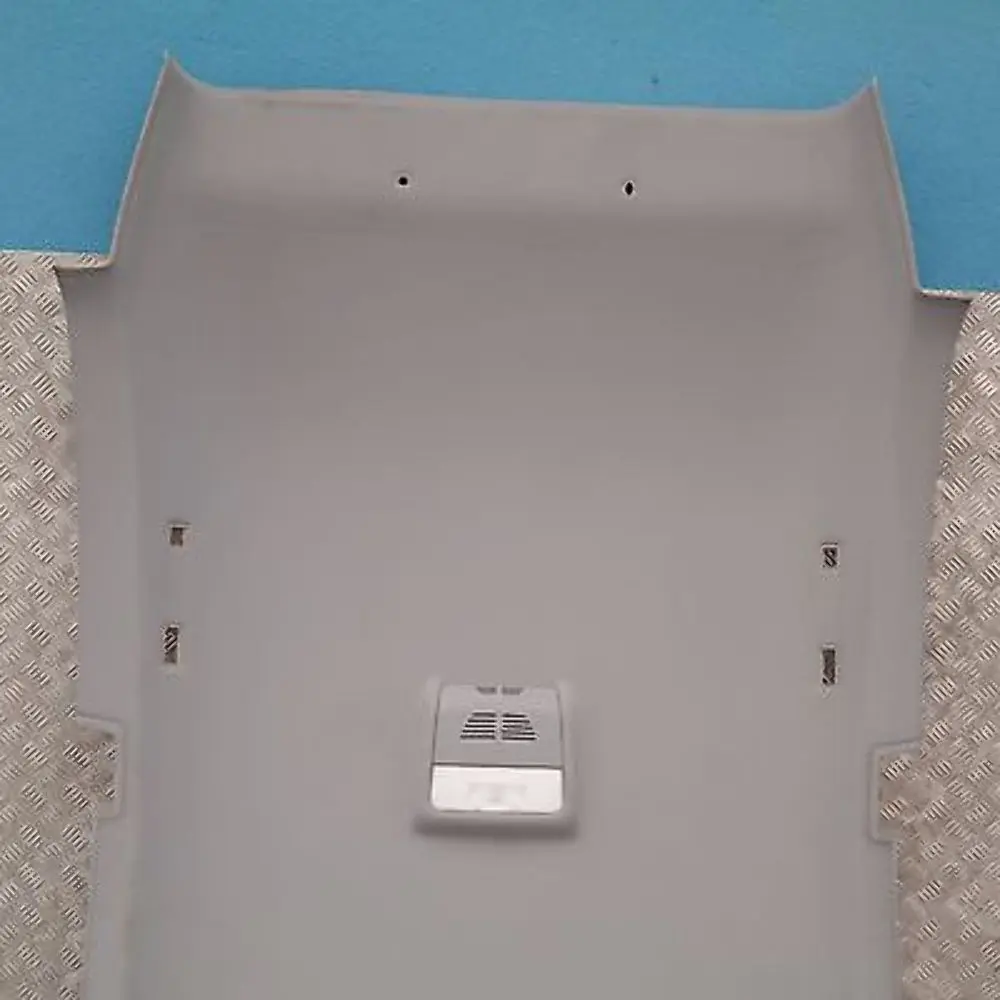 Podsufitka szara do BMW E81 o numerze 51449136296 BMW E81 Podsufitka szara - SKU 9136296 - Numer Części 51449136296