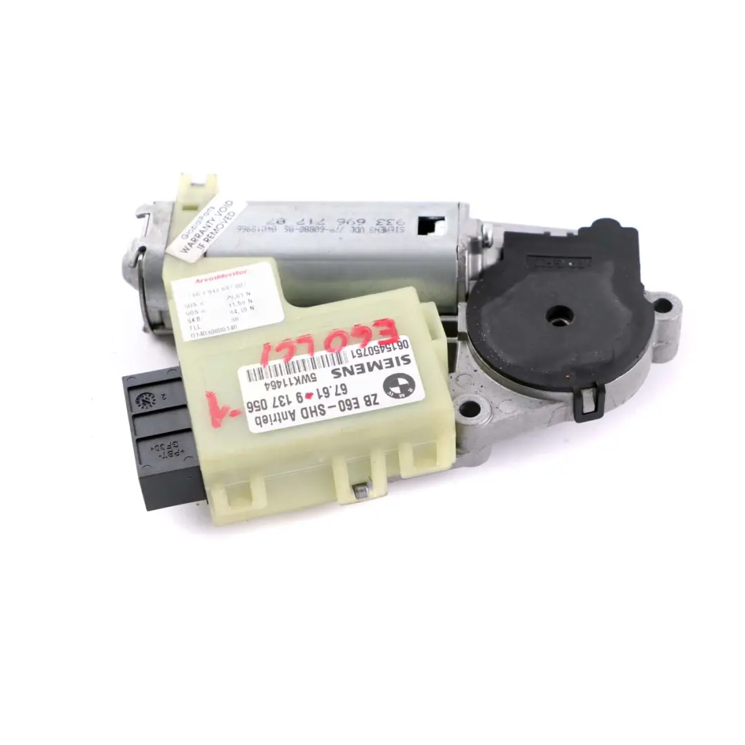 Sunroof Sliding Roof Drive Unit Motor Actuator to BMW 5 7 Series 1 E60 E65 with Part number 9137056 BMW 5 7 Series 1 E60 E65 Sunroof Sliding Roof Drive Unit Motor Actuator - SKU 9137056-1 - Part number 9137056