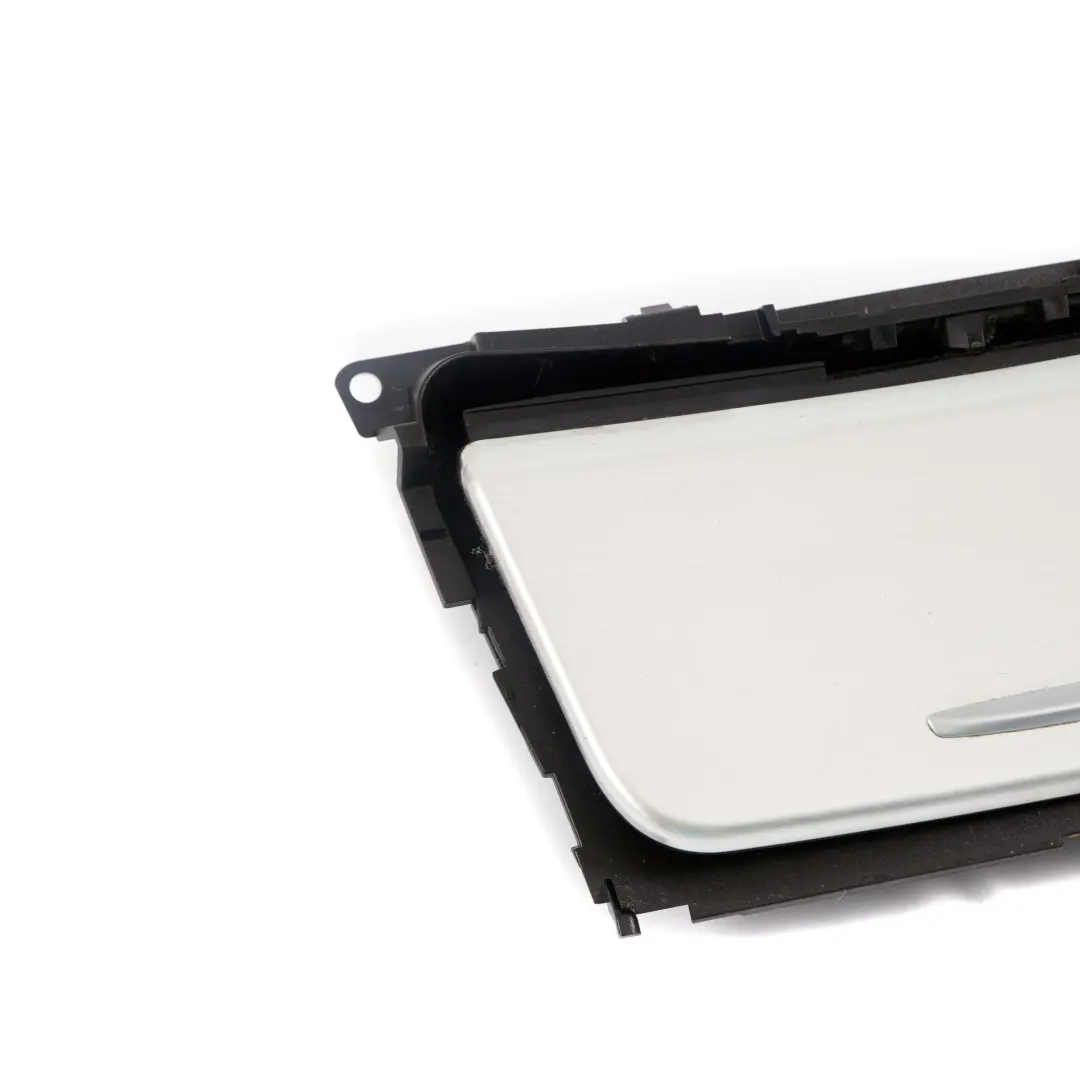 Trim Cendrier Console Centrale Alu Accent Grinding Akzentschliff pour BMW E81 E87 LCI à propos du numéro de pièce 9137621 BMW E81 E87 LCI Trim Cendrier Console Centrale Alu Accent Grinding Akzentschliff - SKU 9137621 - Numéro de pièce 9137621