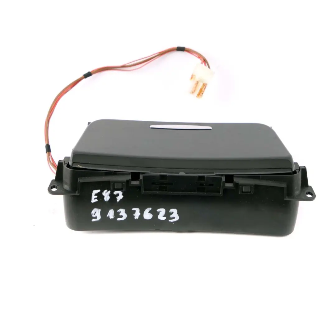 BMW E87 Popielniczka Konsoli Przednia Przód - SKU 9137623 - Numer Części 9137623