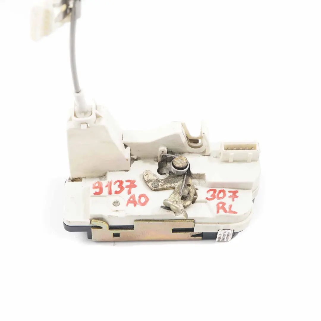 cerradura de la puerta trasera izquierda pestillo mecanismo para Peugeot 307 con número de pieza 9137A0 Peugeot 307 cerradura de la puerta trasera izquierda pestillo mecanismo - SKU 9137A0 - Número de pieza 9137A0