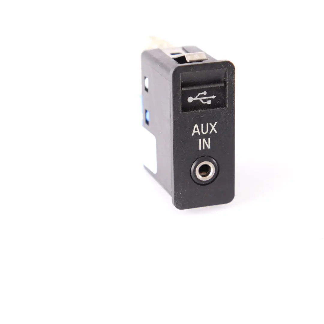  Prise USB AUX BMW E60 E61 E81 E87 E90 E91 Port Bouchon - SKU 9138402 - Numéro de pièce 9138402